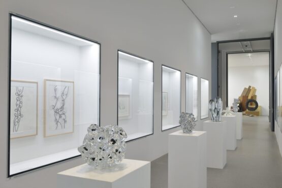 CRAGG, installation view, Pinakothek der Moderne, 2023 Photo: Staatliche Graphische Sammlung München